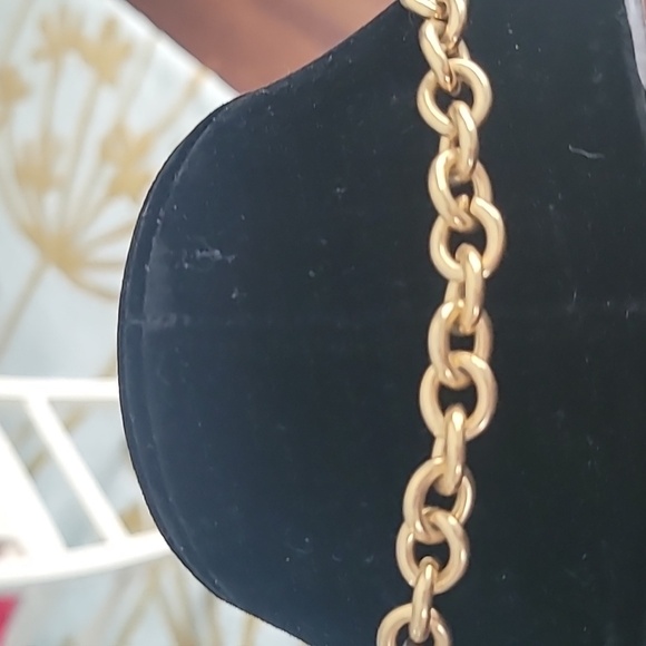 Vintage Heart Necklace - Picture 13 of 16